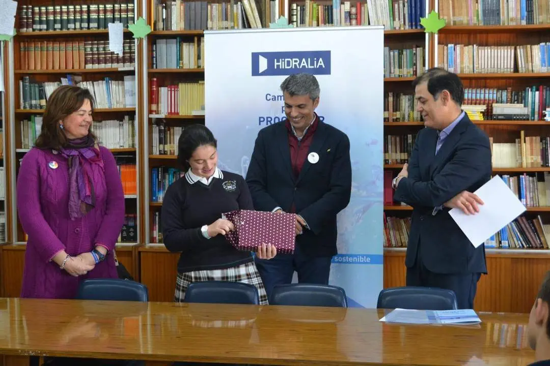 Entrega del premio. - 