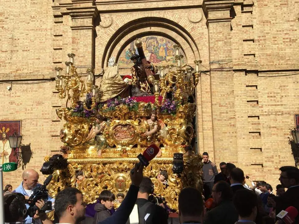 Arte, solemnidad y mucho fervor cofrade
