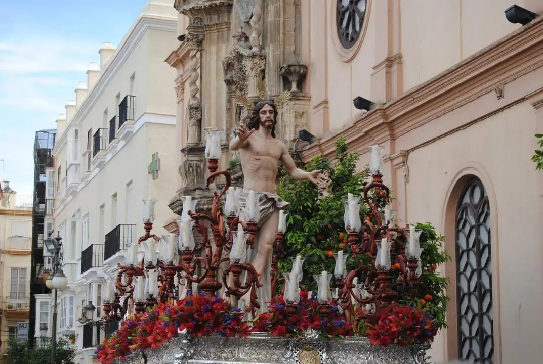 El Resucitado pone fin a la Semana Santa gaditana