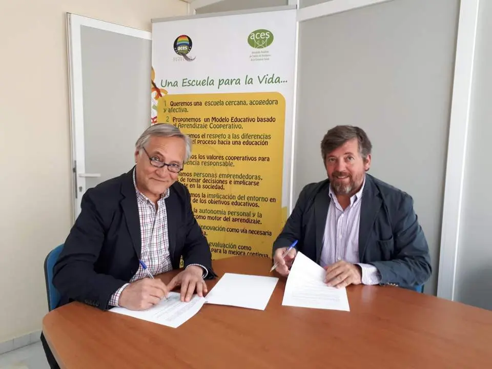 El presidente de Aces, Miguel Vega y el CEO de ieducando, Pedro D&iacute;ez. - CEDIDA