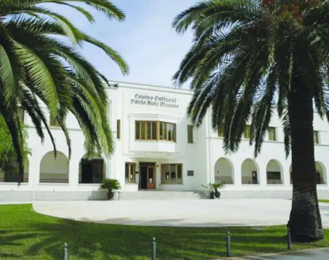 Centro Cultural. - V.M.