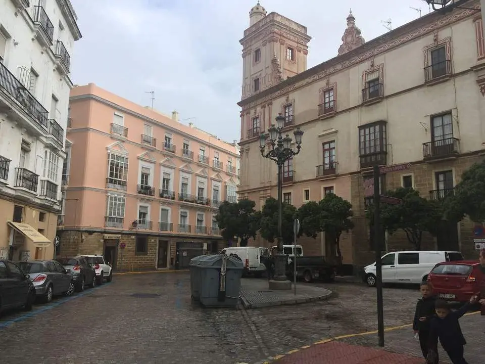 Plaza Arg&uuml;elles de C&aacute;diz. - Luis G&oacute;mez