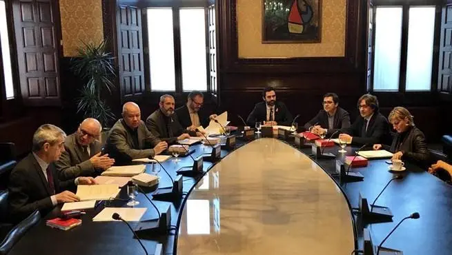 Mesa del Parlament. - EP