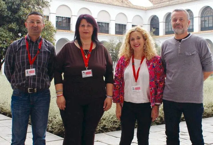 Padres de Teatinos y representantes de IU. - VM