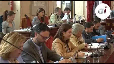El Pleno reprueba al concejal de Seguridad, que pide perd&oacute;n a Bomberos