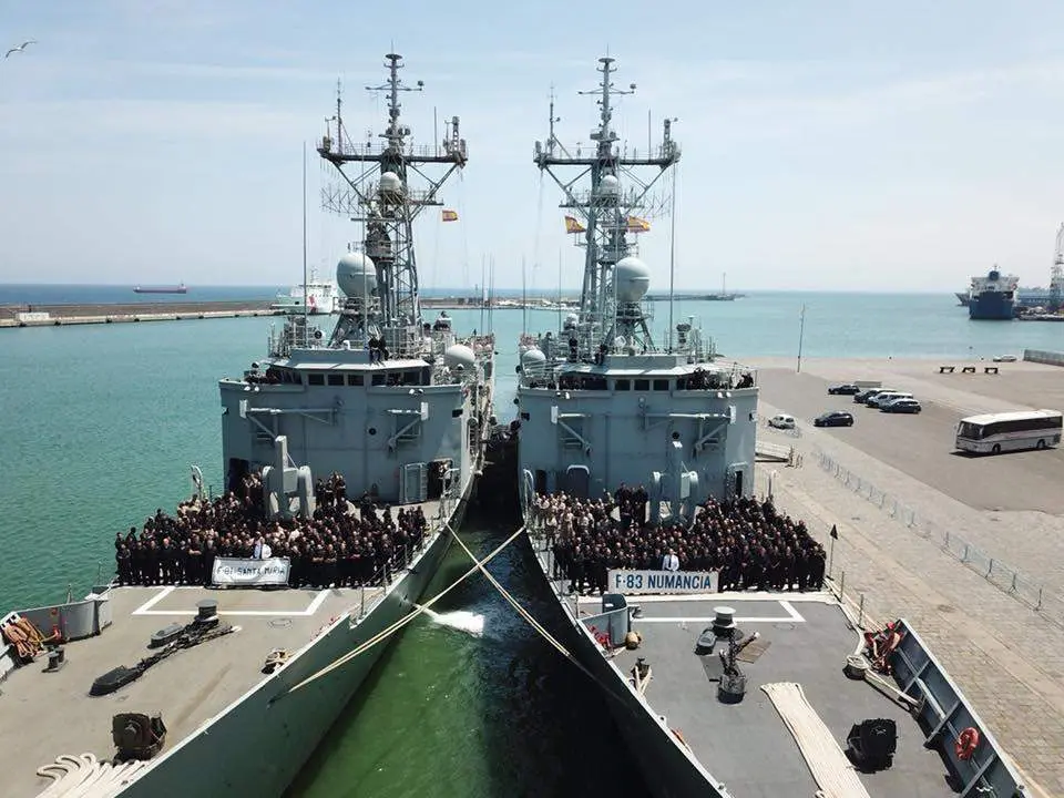 Relevo de buques espa&ntilde;oles en el puerto de Catania