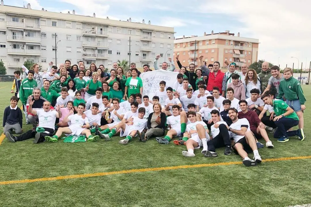 La expedici&oacute;n sanluque&ntilde;a celebra el ascenso - A. I.