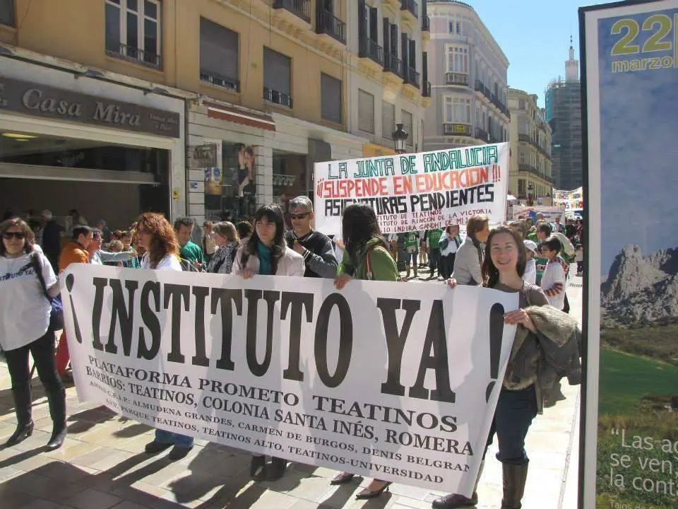 Protesta por el instituto. - VM