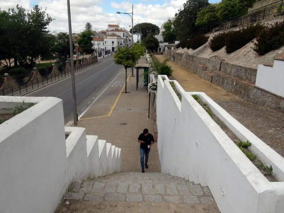 Imagen del sitio donde un joven de 14 a&ntilde;os tuvo un accidente mortal en Medina Sidonia. - Efe / Rom&aacute;n R&iacute;os