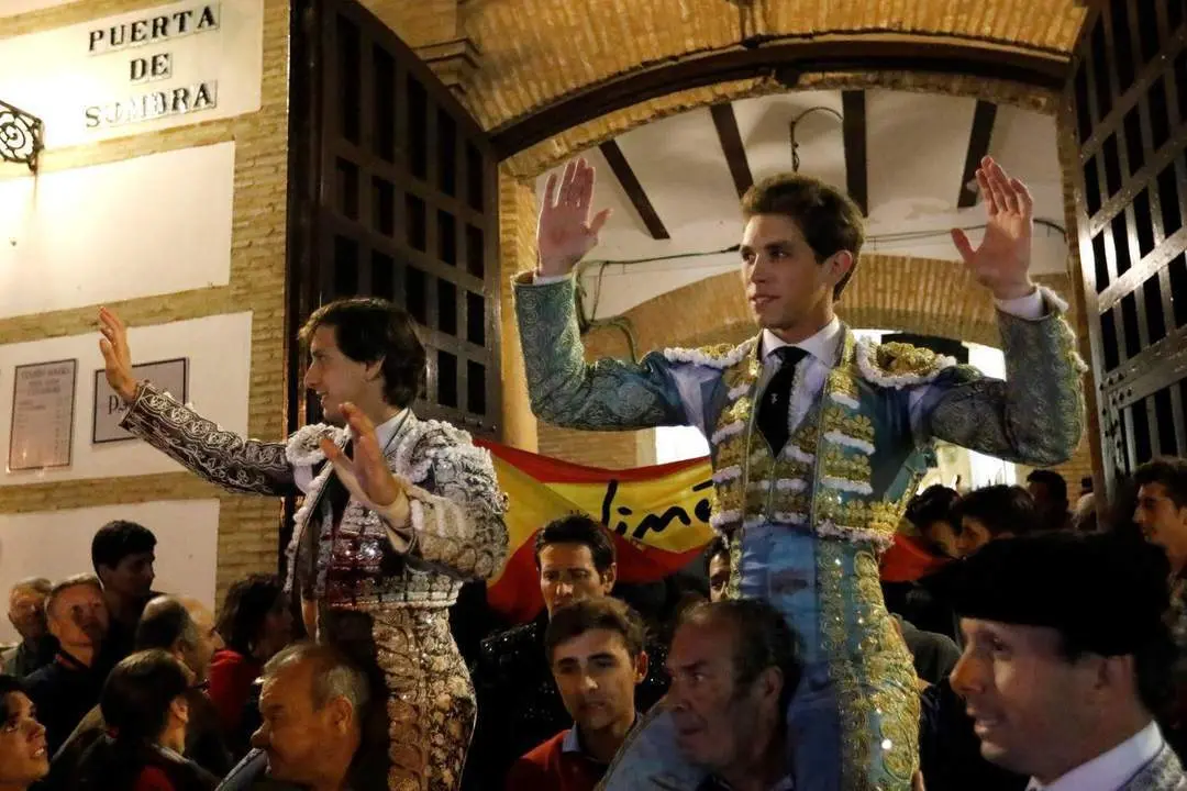 Roca Rey y Mar&iacute;n triunfan en la Corrida de Primavera de Antequera