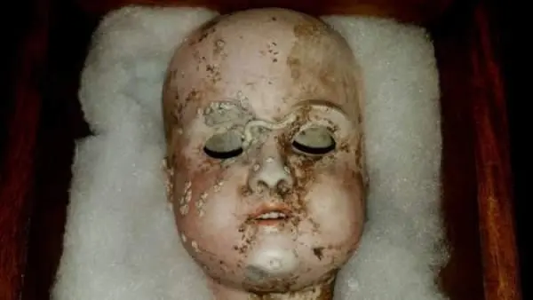 Mu&ntilde;eca de la superviviente del Titanic. - Catawiki