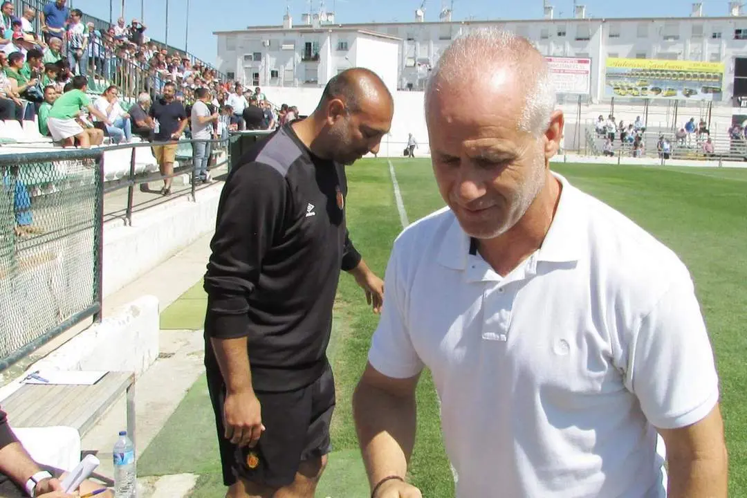 Pepe G&aacute;lvez y Rafael Carrillo pensativos en El Palmar - Ra&uacute;l J. Bustillos