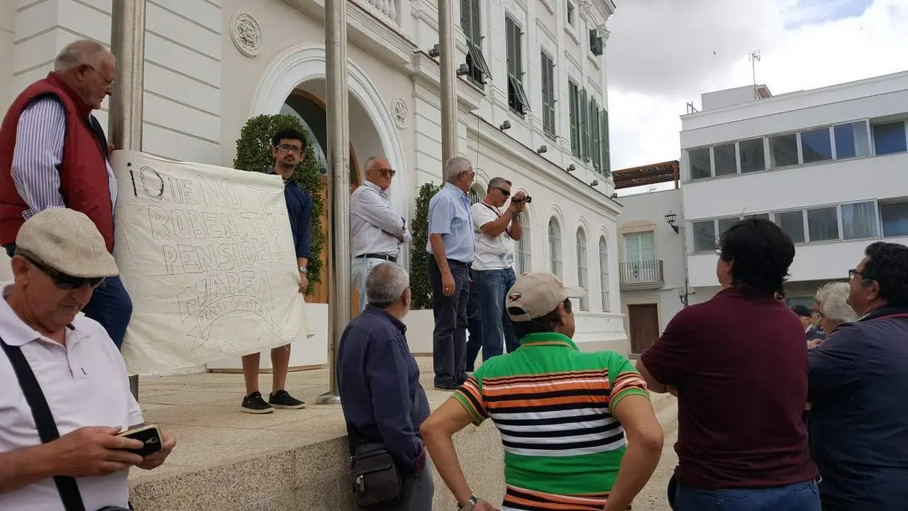 Los pensionistas este lunes en Peral - B. G. S. 