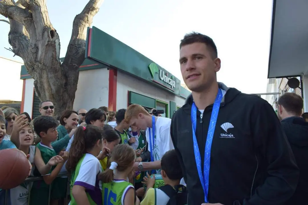 Nemanja Nedovic - Laura P&eacute;rez Torres