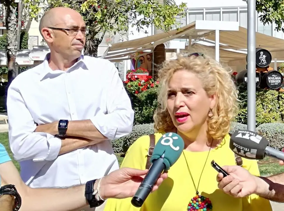 Los ediles de IU-MPG, Remedios Ramos y Eduardo Zorrilla.  - VM