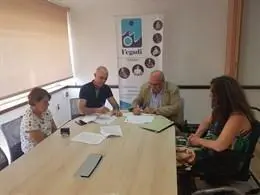 Firma del convenio. - Viva