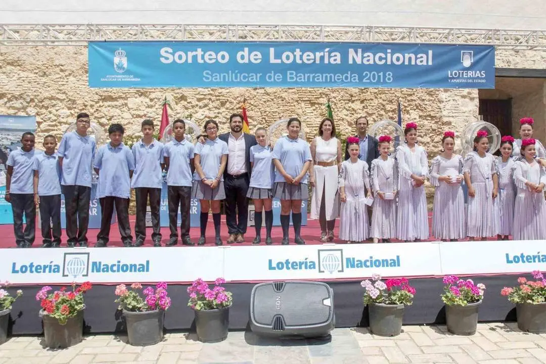 El escenario que se mont&oacute; en el Castillo de Santiago - A. I.