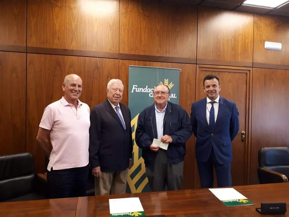 Caja Rural y Banco de Alimentos. - VH