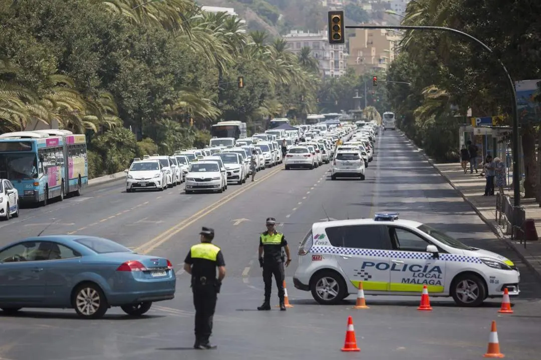 Huelga de taxistas en M&aacute;laga. - EFE