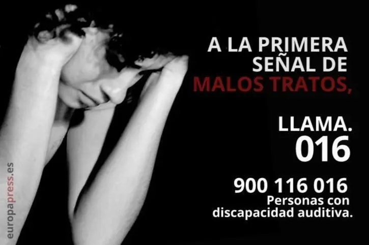 Tel&eacute;fono contra el maltrato. - EP