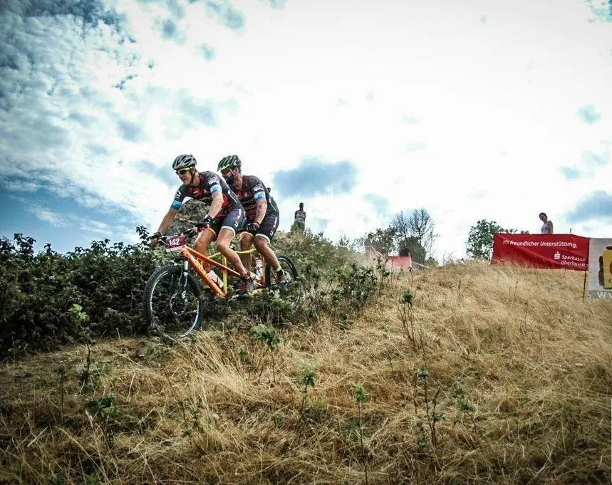Nuevo t&iacute;tulo XTerra europeo para el TriT&aacute;ndem de Cand&oacute;n y Mac&iacute;as