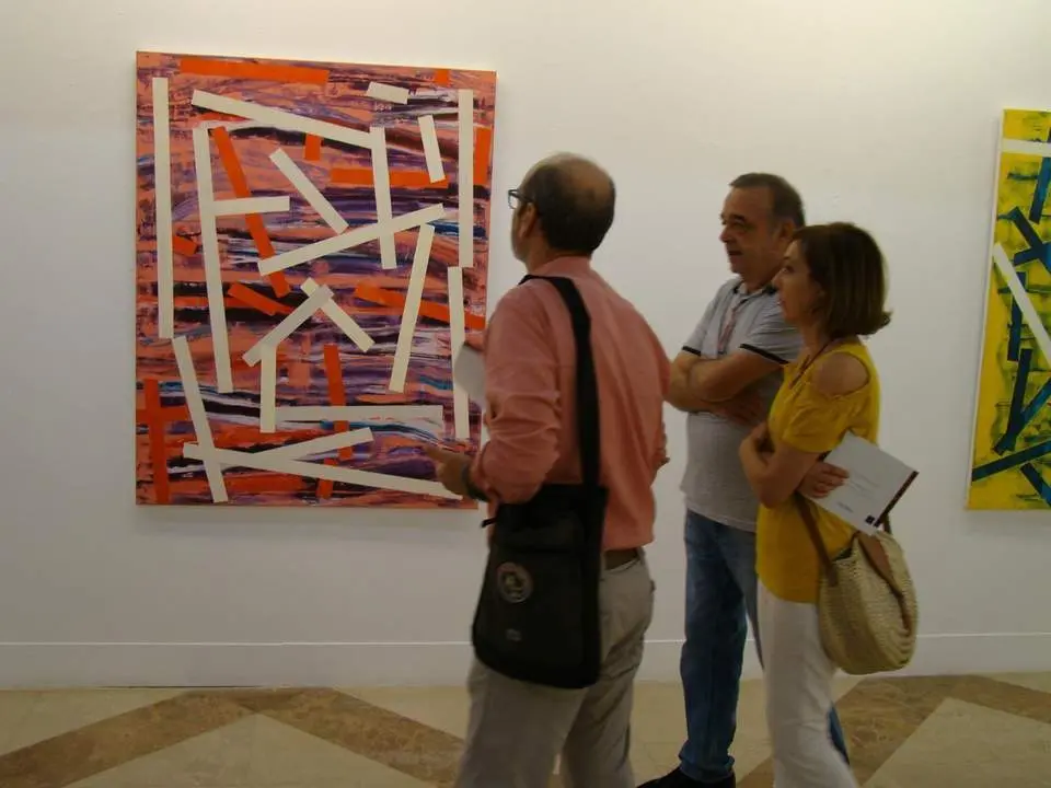 Sentimientos a flor de piel sobre papel y lienzo