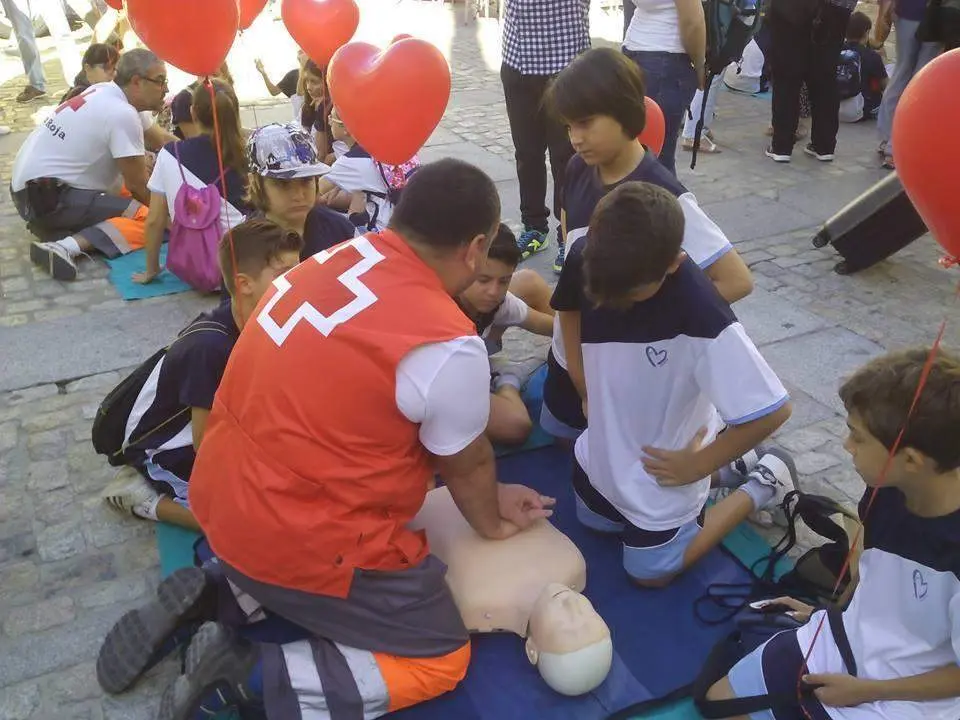 Uno de los talleres que se celebrar&aacute;n en la plaza de la Catedral. - Viva