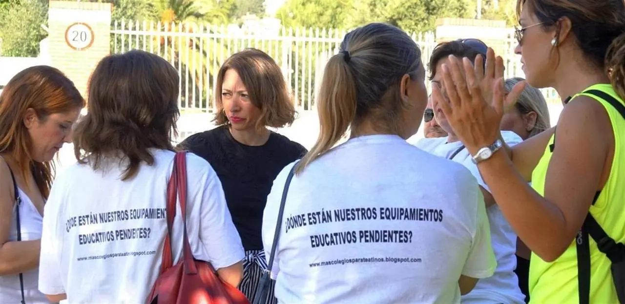 Con los padres y madres de escolares. - VM
