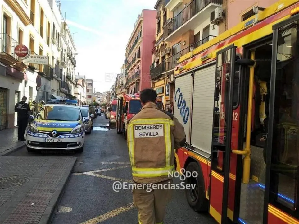 Actuaci&oacute;n de los Bomberos. - @EmergenciasSev