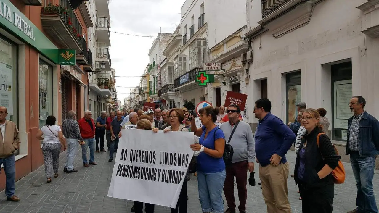 Los pensionistas, por la calle Luna. - B. G. S. 