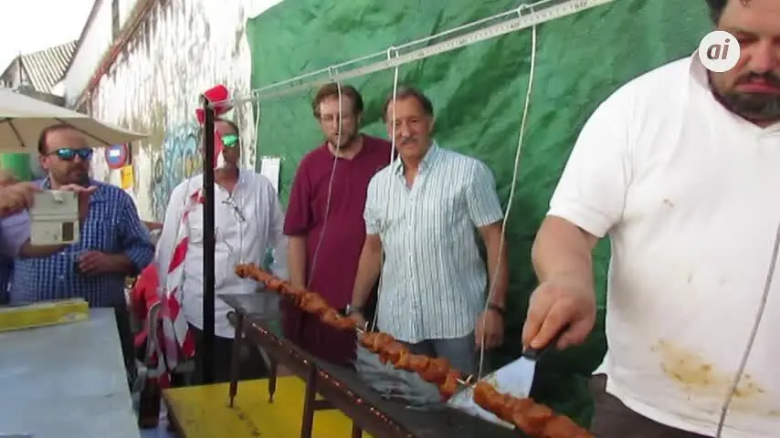 Un pinchito de cerdo de 10,80 metros en el IX Record Gastron&oacute;mico