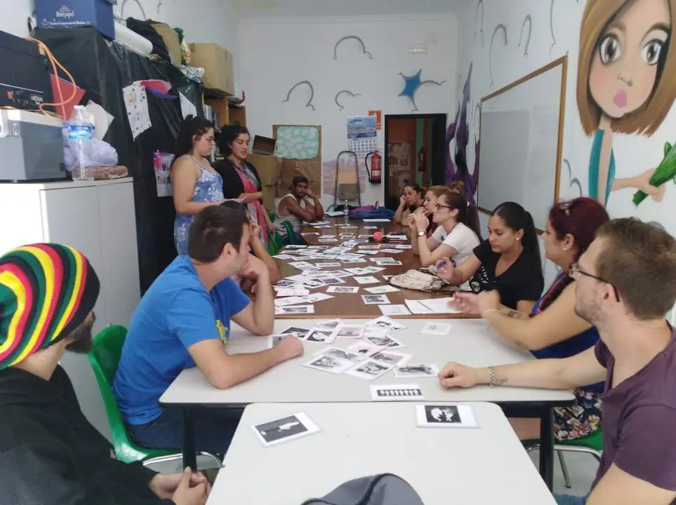 'Empl&eacute;ate' abre ventanas a la inserci&oacute;n laboral