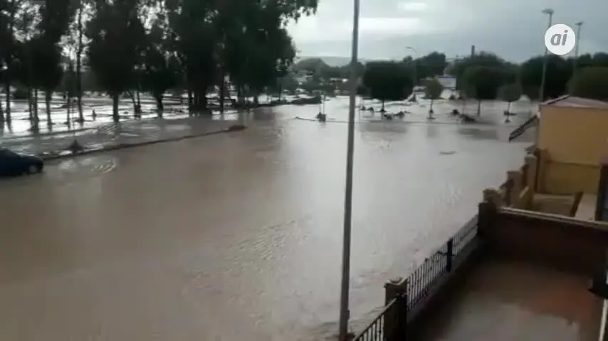 Veinte j&oacute;venes se quedan atrapados en un tejado en Campillos