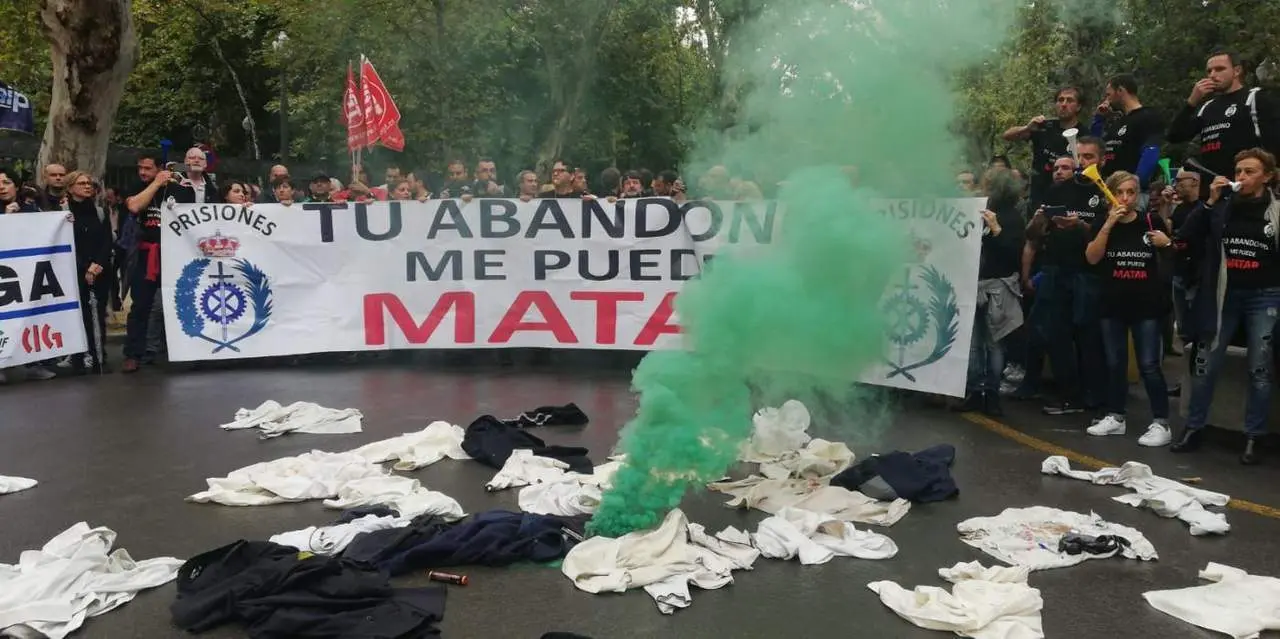 Concentraci&oacute;n de funcionarios de prisiones en Sevilla. - AV