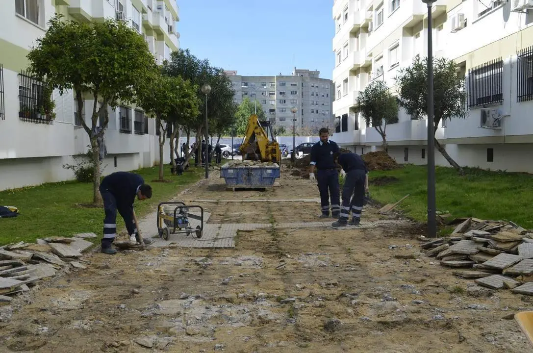 Una calle en obras. - Archivo