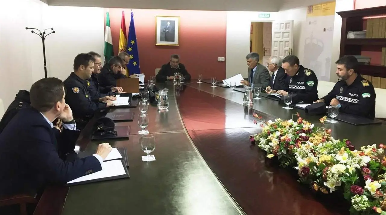 Reuni&oacute;n de seguridad en la Subdelegaci&oacute;n del Gobierno. - Subdelegaci&oacute;n