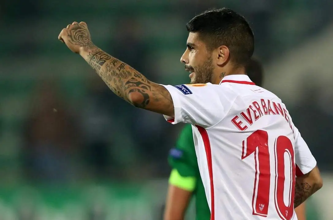 AKHISAR-SEVILLA. - Efe