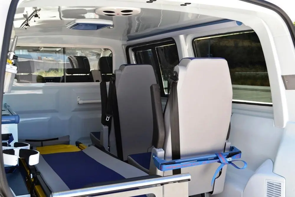 Interior de una ambulancia. - VM