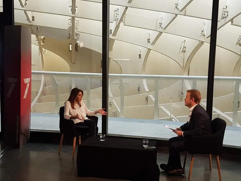 Susana D&iacute;az, durante la entrevista en el Metropol Parasol. - 7TV
