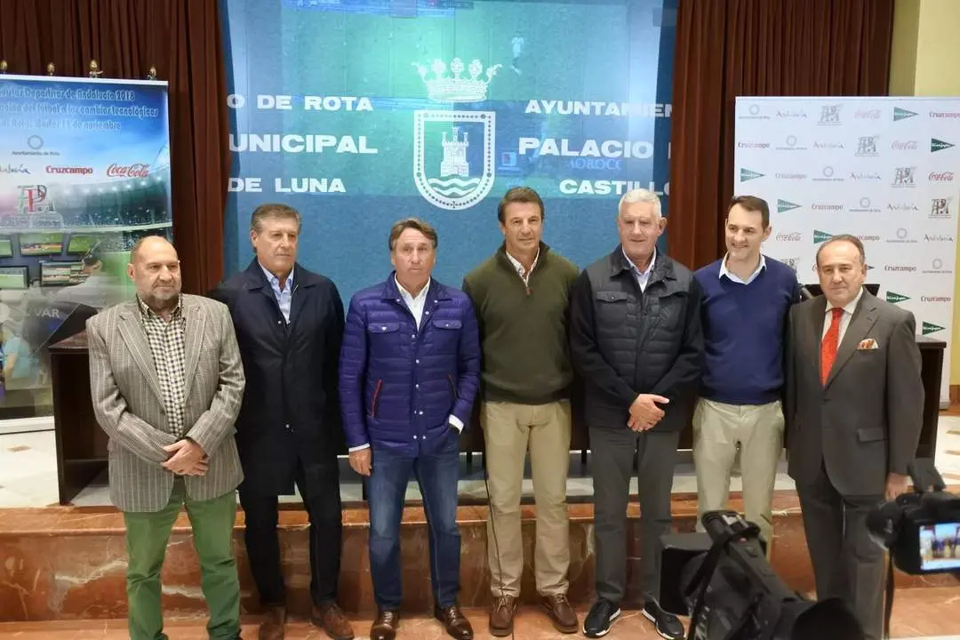 Los periodistas andaluces discuten sobre el videoarbitraje en Rota