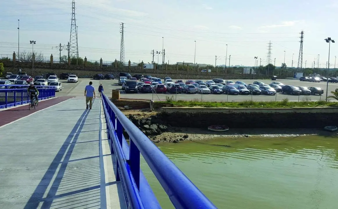 El parking de pasarela volver&aacute; a acoger a las autocaravanas - B. G. S. 