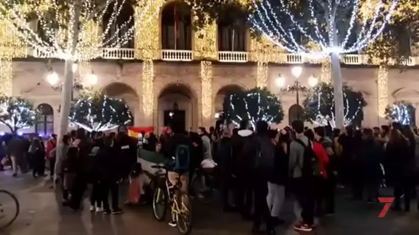 Miles de antifascistas se manifiestan en Sevilla, Granada y M&aacute;laga