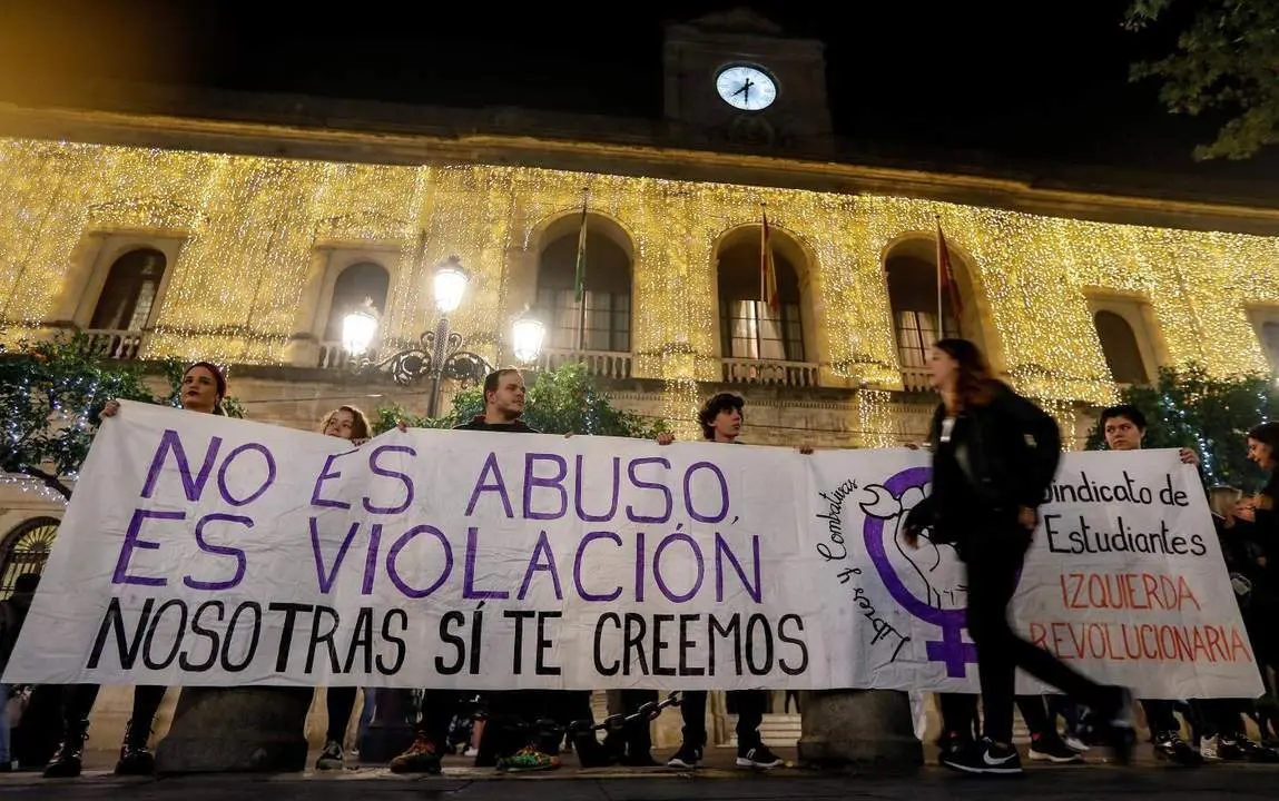 Manifestaci&oacute;n en Sevilla en contra de la sentencia de La Manada. - EFE