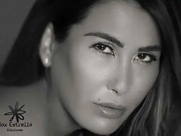 Virginia Serrano firmar&aacute; ma&ntilde;ana en Huelva ejemplares de 'Carla y los hombres'. - VH
