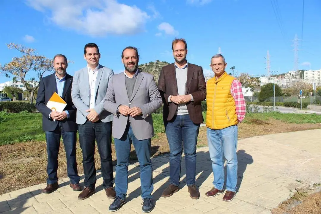 juan cass&aacute;, portavoz de ciudadanos en el ayuntamiento de M&aacute;laga, en el centro de la imagen. - vm