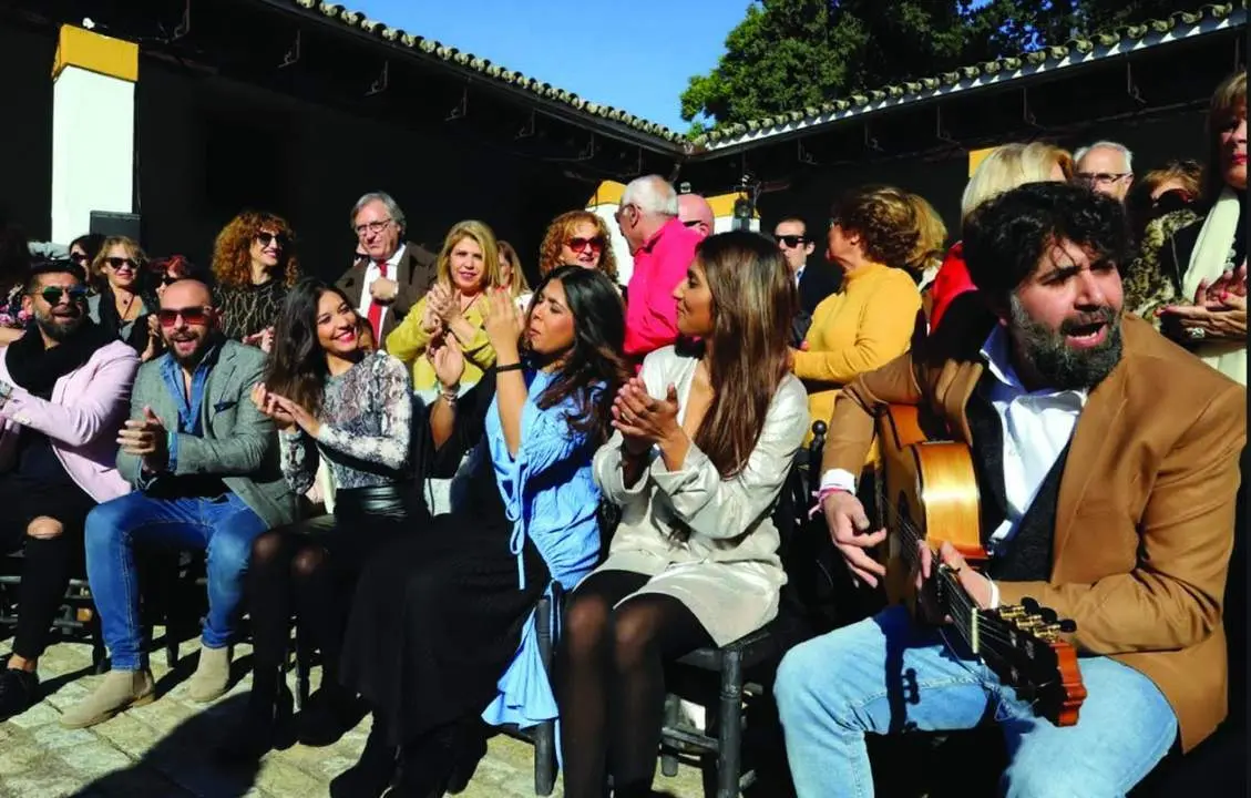 Ambiente en la zambomba Bic en La Atalaya.  - Jerez.es