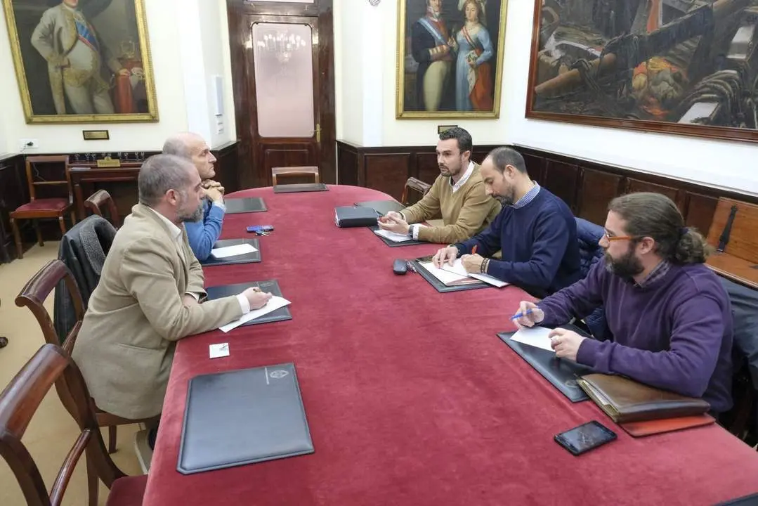 Reuni&oacute;n con Vecinos C&aacute;diz. - MF