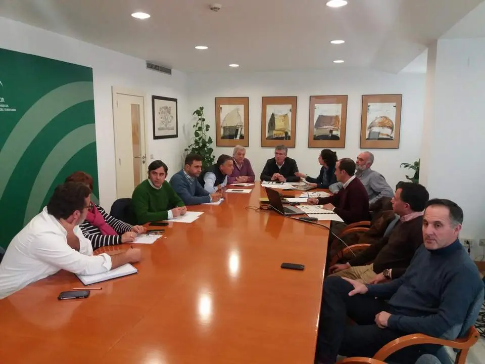 Reuni&oacute;n sobre el Plan de Gesti&oacute;n de Montes P&uacute;blicos en Huelva. - VH