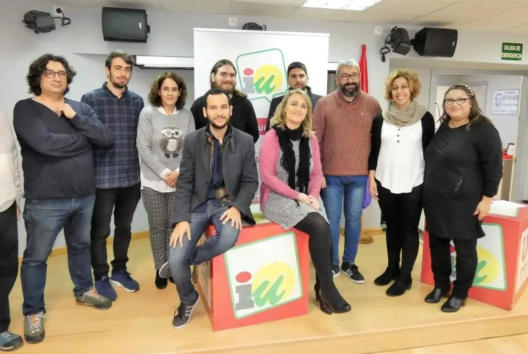Daniel Gonz&aacute;lez Rojas con los candidatos a la confluencia de Sevilla. - IU