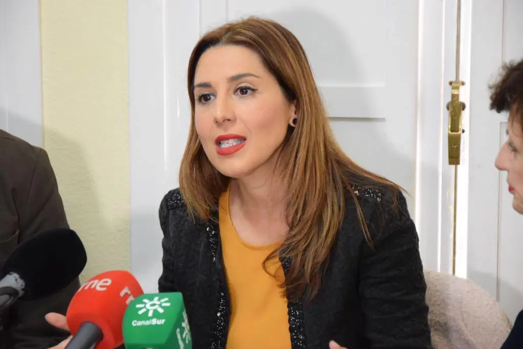 Beatriz Rubi&ntilde;o rueda prensa - vm